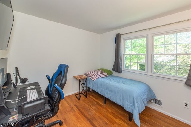 8 Maple Ave, East Hanover Twp., NJ 07936