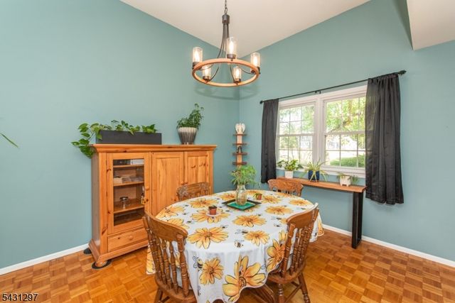 8 Maple Ave, East Hanover Twp., NJ 07936