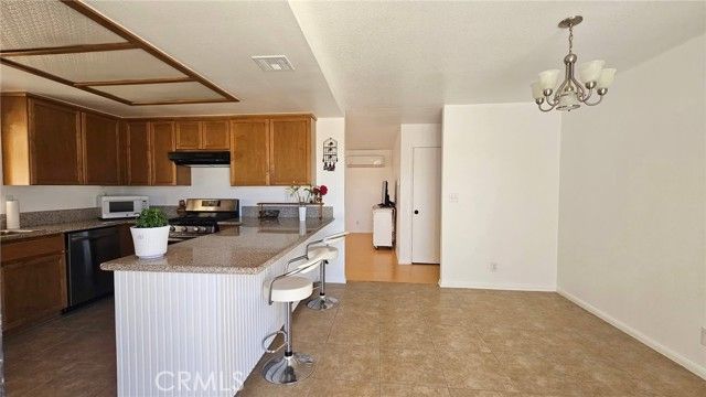 10409 Redwood, California City, CA 93505