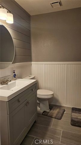 10409 Redwood, California City, CA 93505