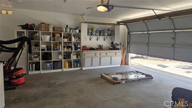 10409 Redwood, California City, CA 93505