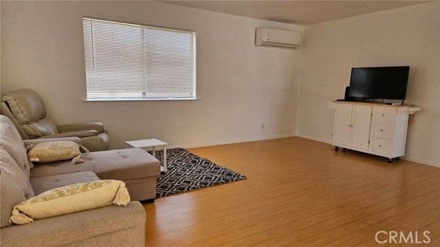 10409 Redwood, California City, CA 93505