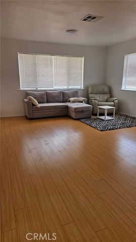 10409 Redwood, California City, CA 93505