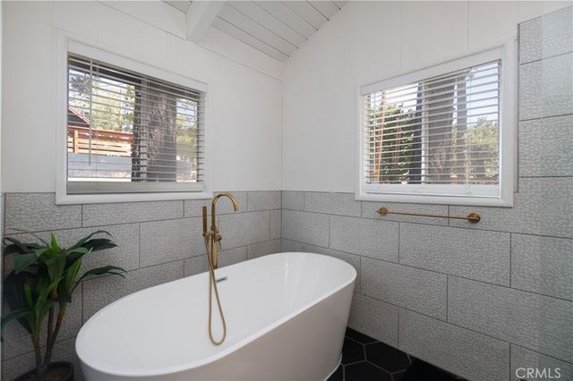 33163 Holcomb Creek, Green Valley Lake, CA 92341