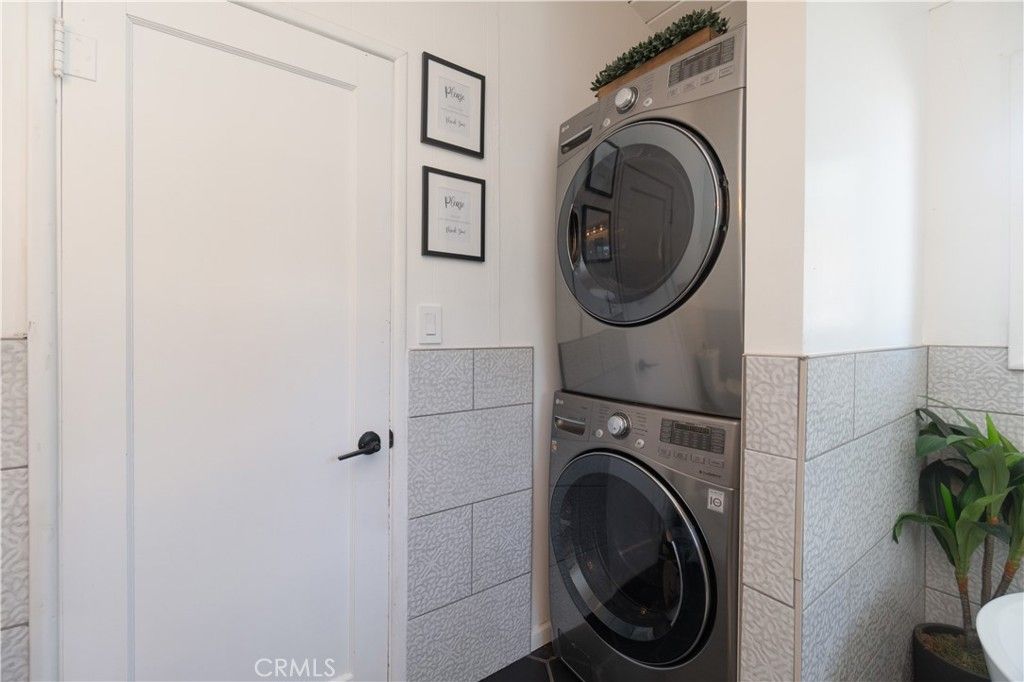 Image 21 of property listing at 33163 Holcomb Creek, Green Valley Lake, CA 92341