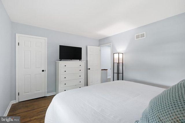 15 WHITE CLAY DR, Newark, DE 19711