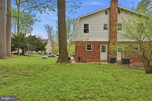 15 WHITE CLAY DR, Newark, DE 19711