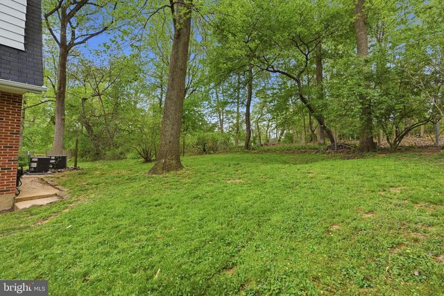 15 WHITE CLAY DR, Newark, DE 19711