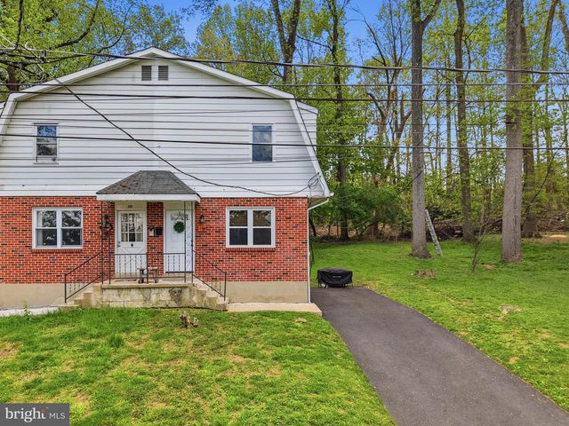 15 WHITE CLAY DR, Newark, DE 19711