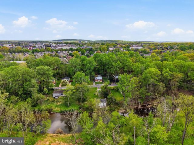 15 WHITE CLAY DR, Newark, DE 19711