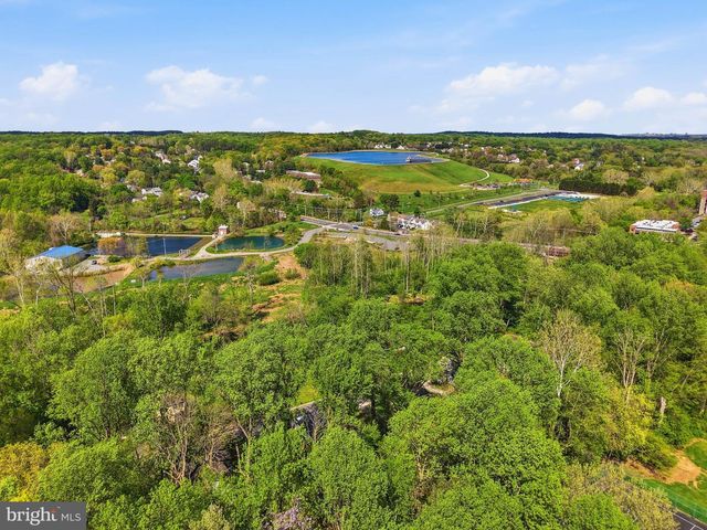 15 WHITE CLAY DR, Newark, DE 19711