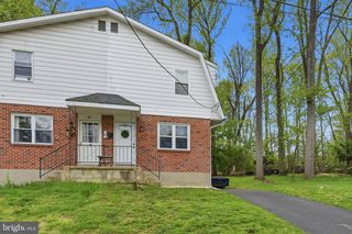 15 WHITE CLAY DR, Newark, DE 19711