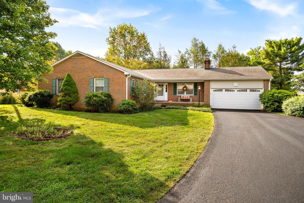 420 W H ST W, Purcellville, VA 20132