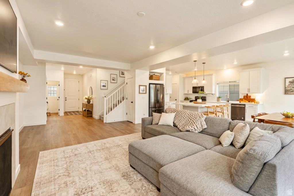 132 E CROWN POINT DR, Saratoga Springs, UT 84045 — photo 2