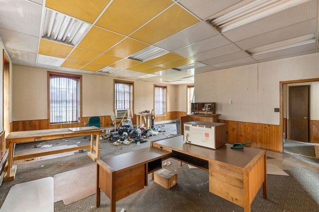 35 Lower Grape St, Chicopee, MA 01013