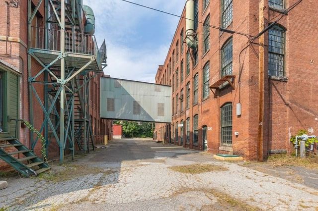 35 Lower Grape St, Chicopee, MA 01013