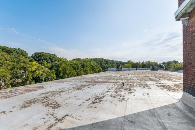 35 Lower Grape St, Chicopee, MA 01013
