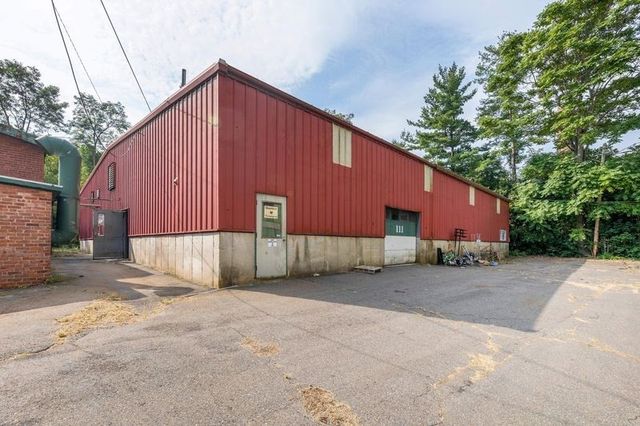 35 Lower Grape St, Chicopee, MA 01013