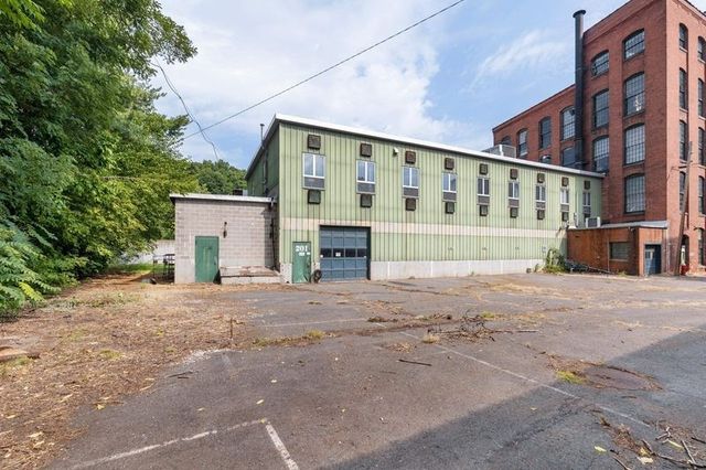 35 Lower Grape St, Chicopee, MA 01013