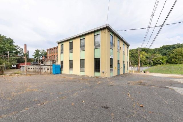 35 Lower Grape St, Chicopee, MA 01013