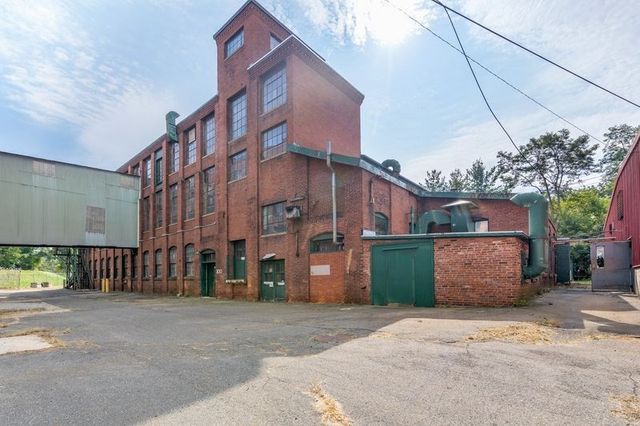 35 Lower Grape St, Chicopee, MA 01013