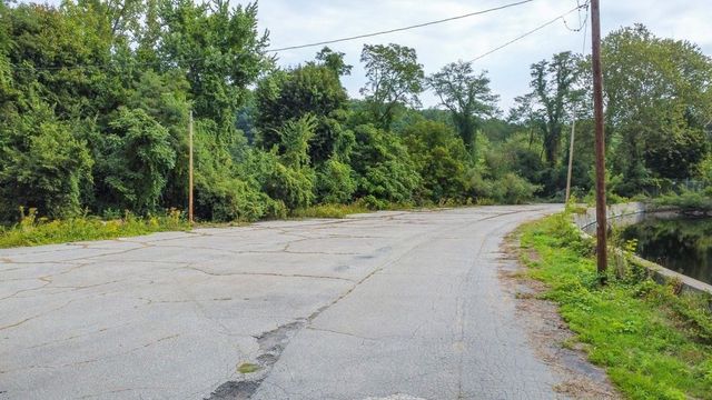 35 Lower Grape St, Chicopee, MA 01013
