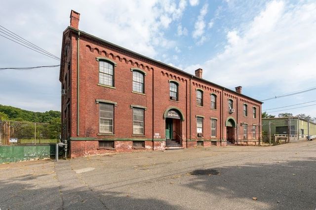 35 Lower Grape St, Chicopee, MA 01013