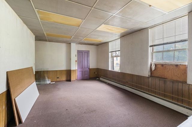 35 Lower Grape St, Chicopee, MA 01013