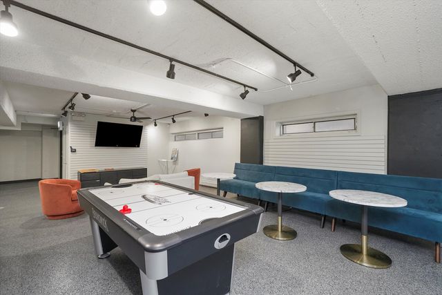 4970 N Marine Drive 1129, Chicago, IL 60640