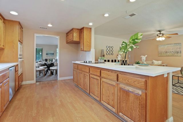1605 Stanley Dr, Ripon, CA 95366