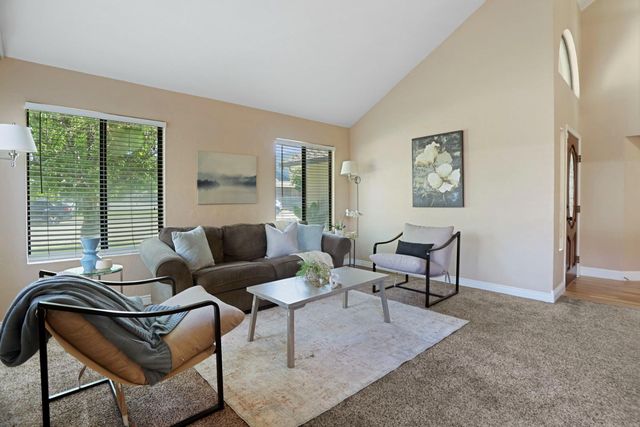 1605 Stanley Dr, Ripon, CA 95366