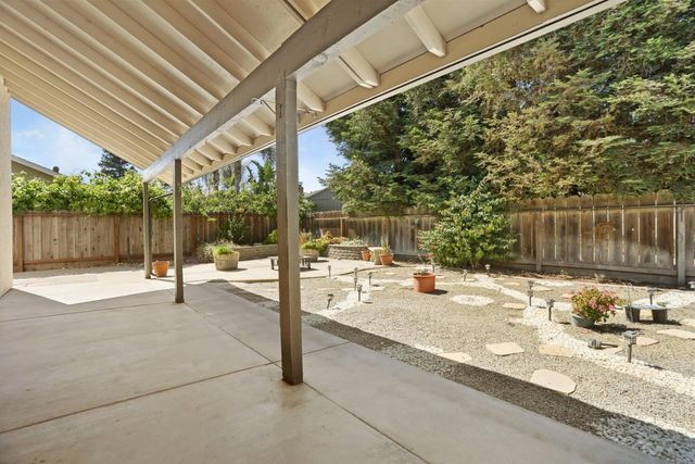 1605 Stanley Dr, Ripon, CA 95366