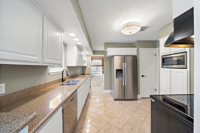 12239 Monticeto Lane, Meadows Place, TX 77477