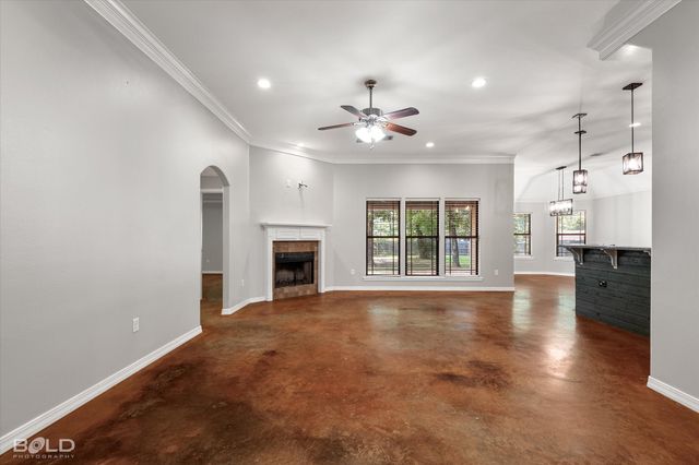 316 E Mckinley Avenue, Haughton, LA 71037