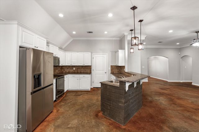 316 E Mckinley Avenue, Haughton, LA 71037