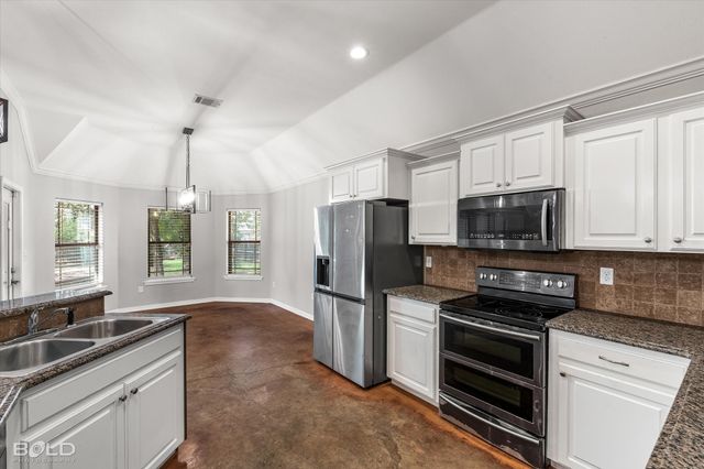 316 E Mckinley Avenue, Haughton, LA 71037