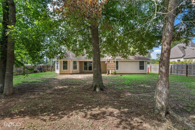 316 E Mckinley Avenue, Haughton, LA 71037