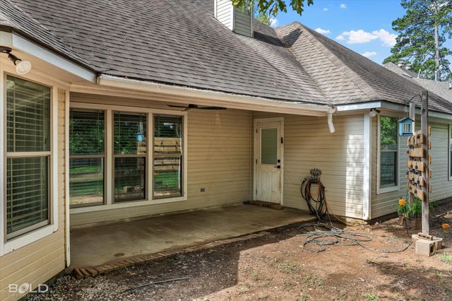 316 E Mckinley Avenue, Haughton, LA 71037