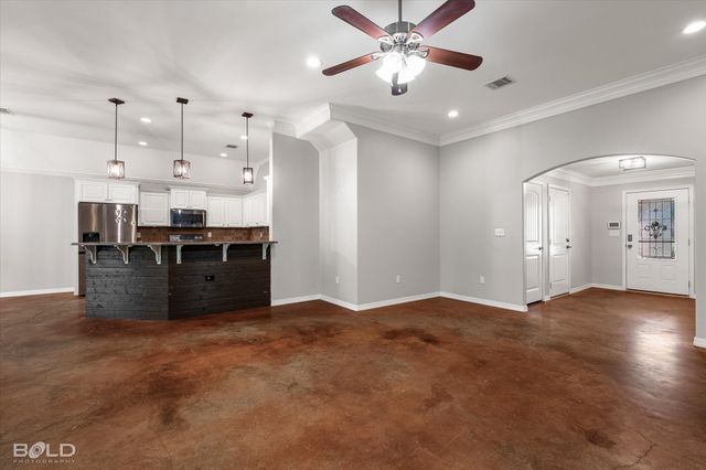 316 E Mckinley Avenue, Haughton, LA 71037