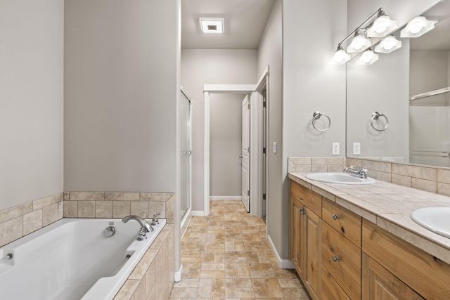 537 NW 28th Street, Redmond, OR 97756