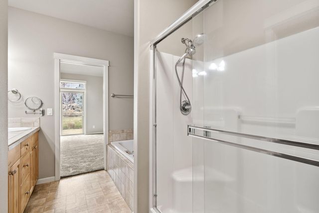 537 NW 28th Street, Redmond, OR 97756