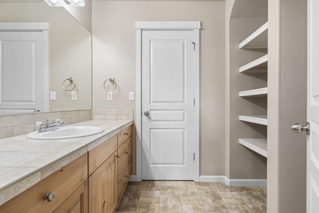 537 NW 28th Street, Redmond, OR 97756