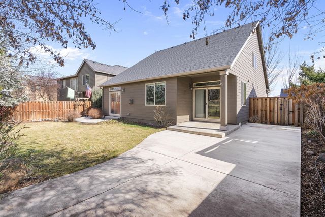 537 NW 28th Street, Redmond, OR 97756