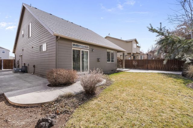 537 NW 28th Street, Redmond, OR 97756