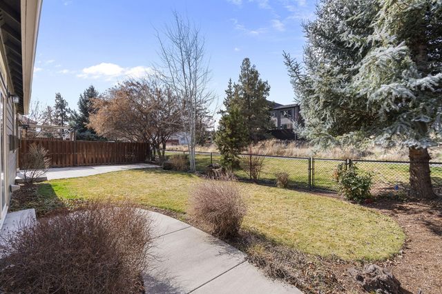 537 NW 28th Street, Redmond, OR 97756