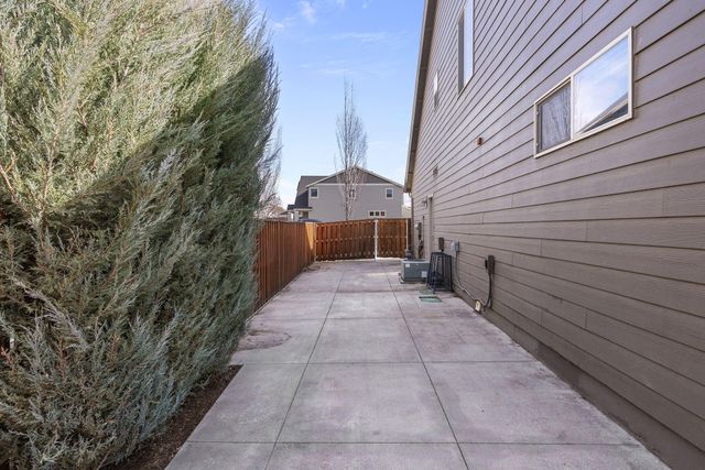 537 NW 28th Street, Redmond, OR 97756