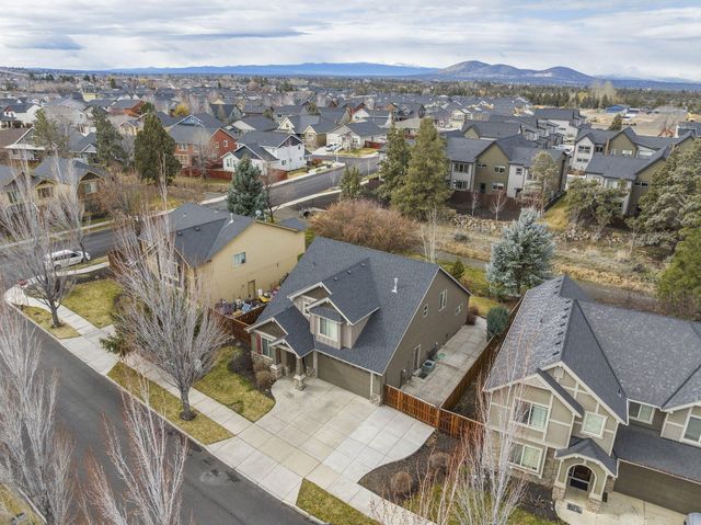 537 NW 28th Street, Redmond, OR 97756