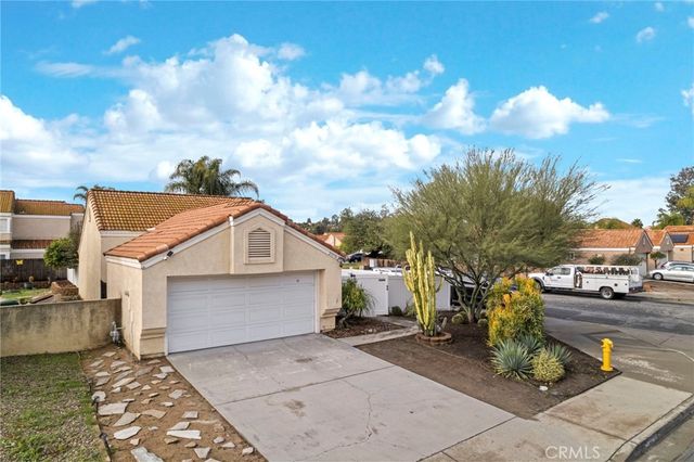 23733 Via Olivia, Murrieta, CA 92562