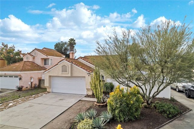 23733 Via Olivia, Murrieta, CA 92562