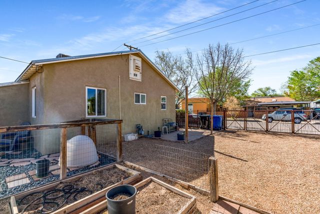 1123 3rd Street SW, Albuquerque, NM 87102